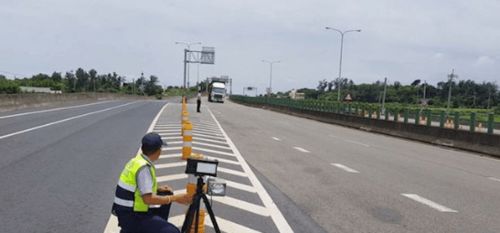 返程高峰遇到高速測速,領(lǐng)克教你小妙招